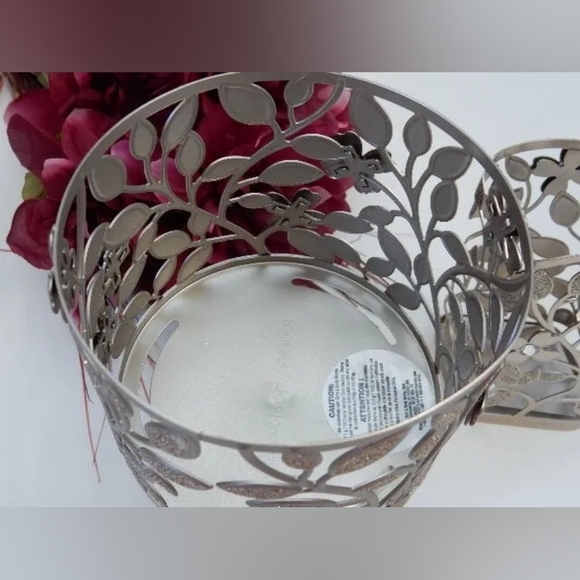 Bath & Body Works Dogwood Pedestal 3-Wick Candle Holder - Picture 3 of 3